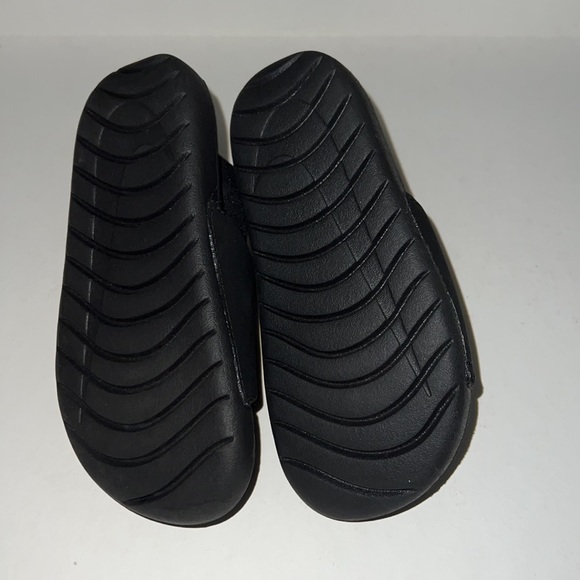 Nike Kid slides - Size 10C - Picture 3 of 4